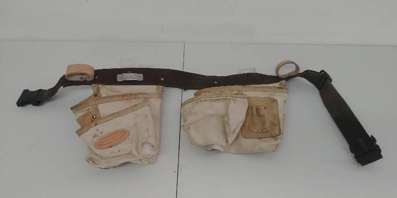 lot 17 image: Tool Belt
