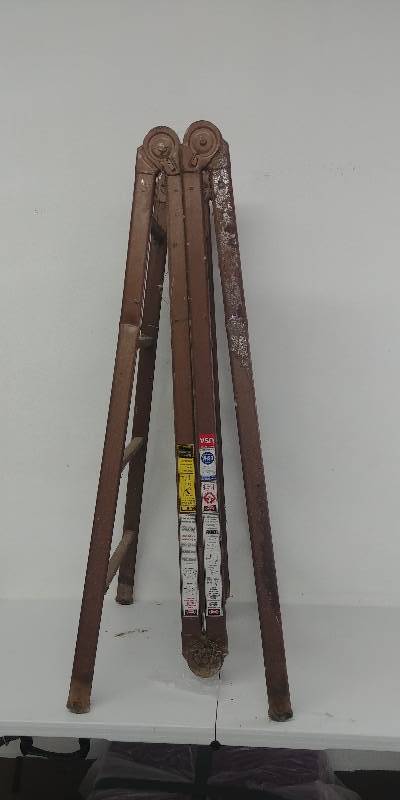 lot 24 image: Metal Multi-Position ladder