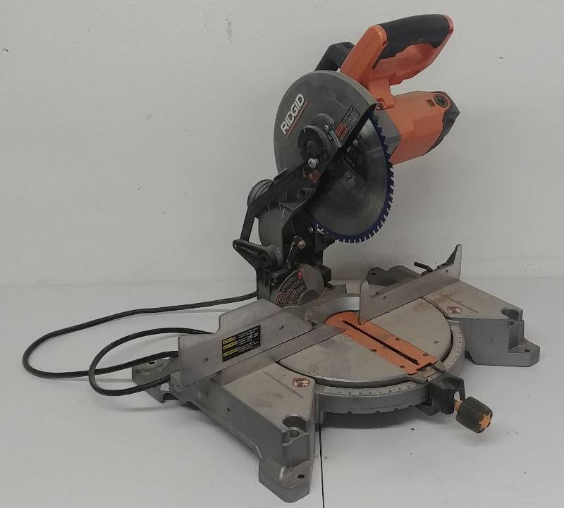 lot 41 image: Ridged Mitre Saw