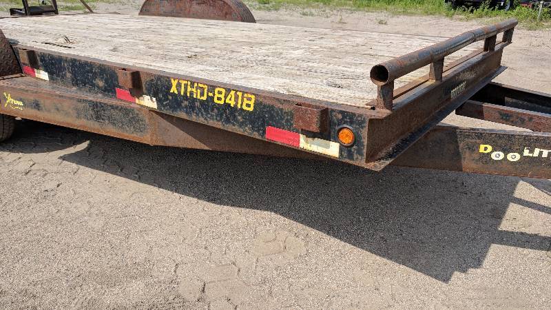 lot 2 image: 2006 Doolittle Equipment Trailer