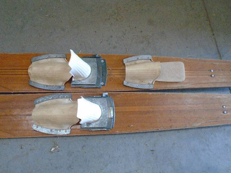 lot 10 image: Water Skis