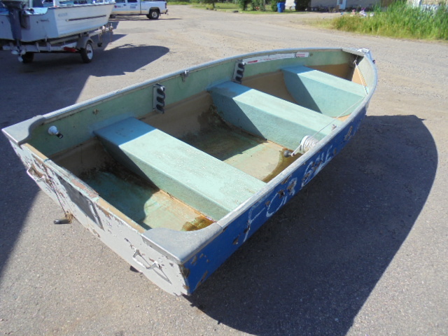 lot 2 image: Fiberglass Boat