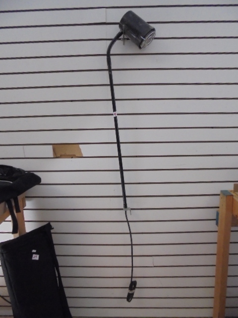lot 41 image: Electric Light