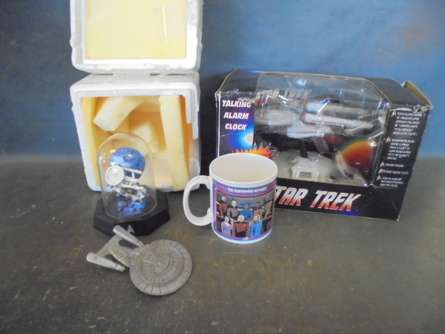 lot 43 image: Star Trek Memorabilia