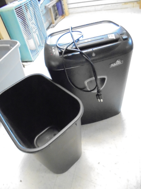 lot 17 image: Fellowes Paper Shredder with Extra Garbage Can