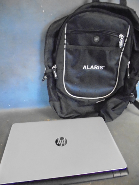 lot 25 image: HP 350 G1 Laptop with Backpack