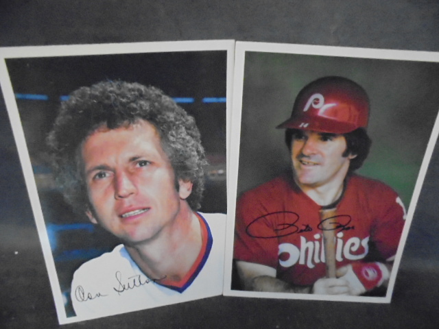 lot 55 image: Over Sized Baseball Cards and More