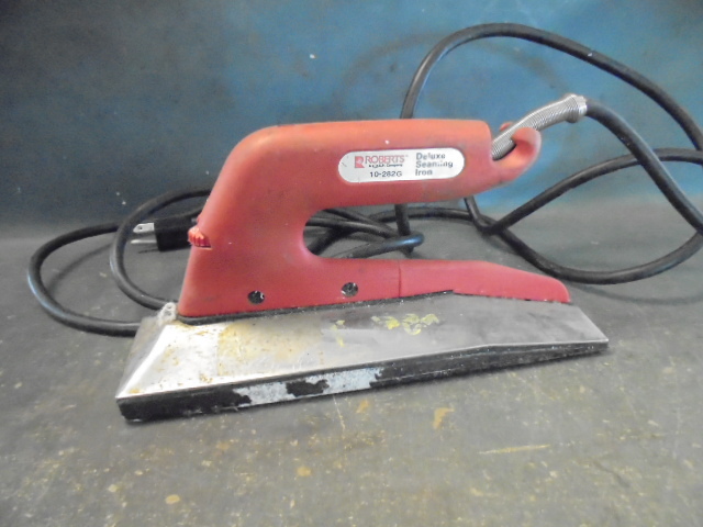 lot 78 image: Deluxe Seaming Iron