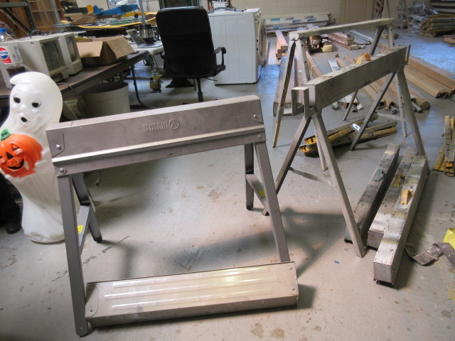PORTABLE METAL SAWHORSES