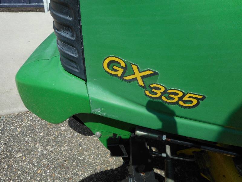 John Deere GX 335 Riding Lawn Mower