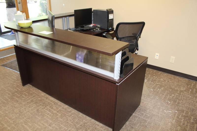 lot 322 image: L-Shaped Office Desk w Key, Rolling Office Chair, Carpet Protector