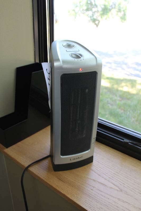 lot 341 image: Lasko Movable Air Heater