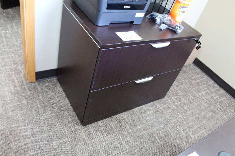 lot 339 image: 2-Drawer Locking Metal Lateral File Cabinet w Key