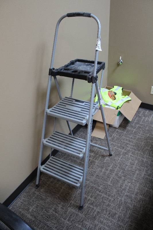 lot 342 image: 3-Step Step Ladder