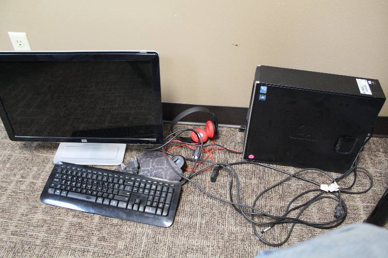 lot 305A image: HP Compaq Pro 63000 Small Form Factor Desktop Computer w HP w2338h Monitor, Keyboard, Mouse