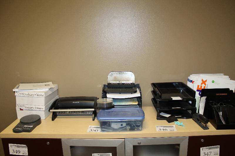 lot 346 image: Swingline GBC Binder, Table Scale, Office Supplies - Stapler, Scissor, Desk Organizers