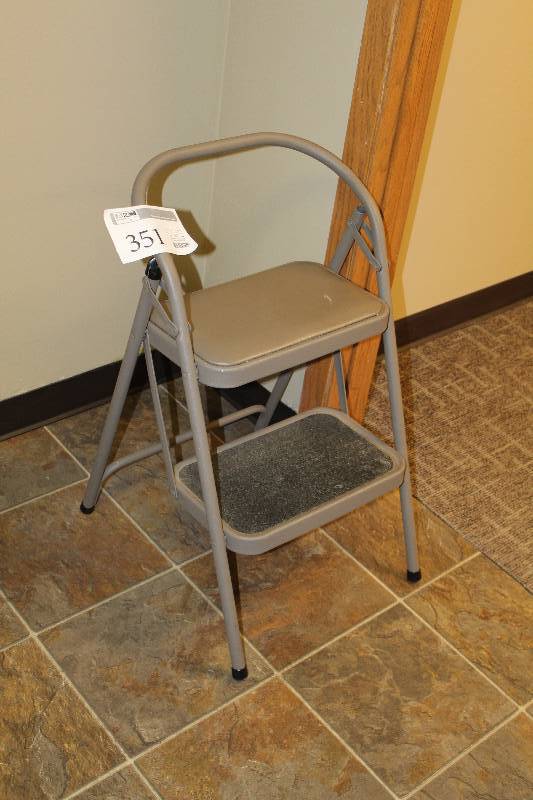 lot 351 image: 2-Step Step Ladder