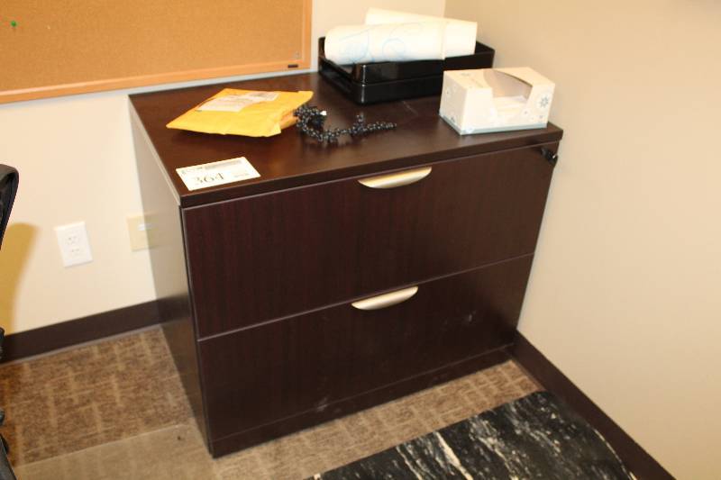 lot 364 image: 2-Drawer Metal Lateral File Cabinet