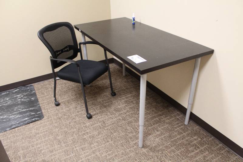 lot 362 image: Table, Rolling Office Chair