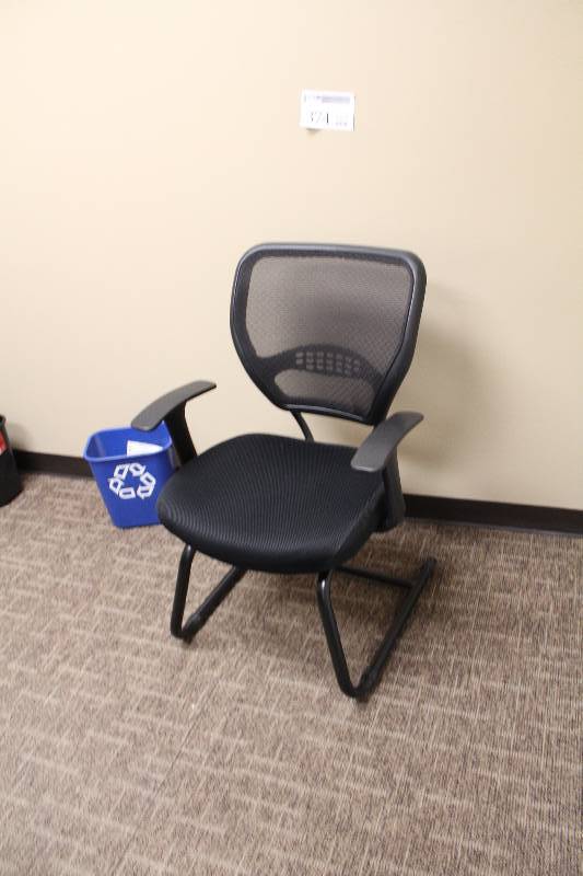 lot 374 image: Office Chair