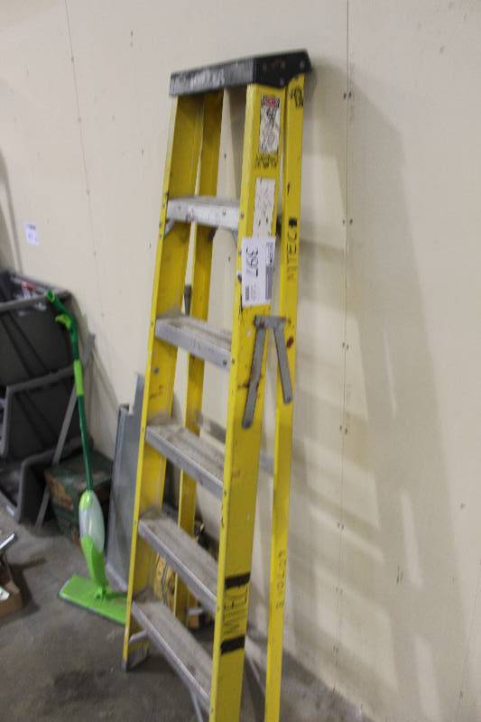 lot 397 image: Keller 6-Step 6ft. Step Ladder