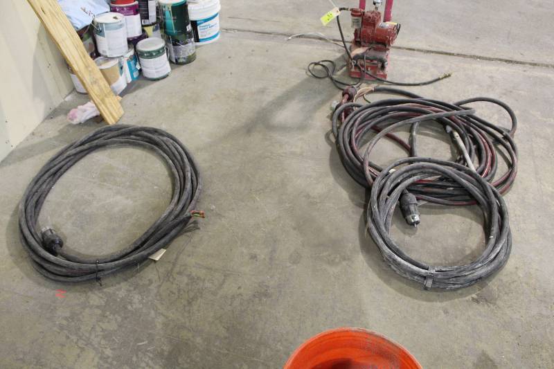 lot 396 image: Lot of (3) Cables