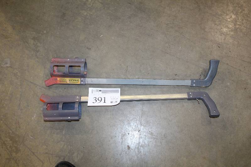 lot 391 image: Lot of (2) Rustoleum Paint Spray Wands
