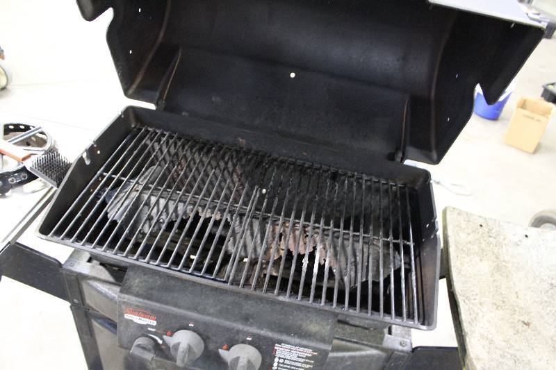 Sunbeam Grillmaster Propane Gas Grill w/ Propane Tank Burnsville