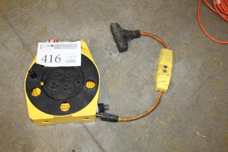 lot 416 image: Quad Plug Cord Reel