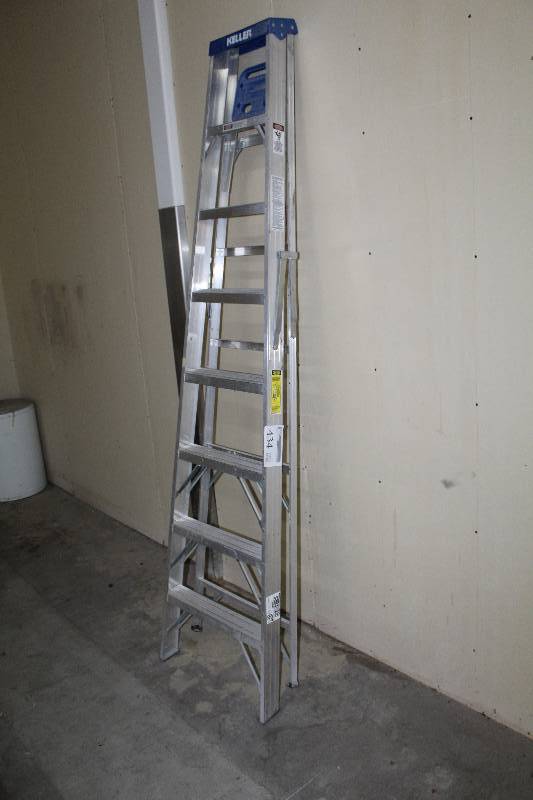 lot 434 image: Keller 8ft. Heavy Duty Industrial Use 250 lbs. Aluminum Step Ladder