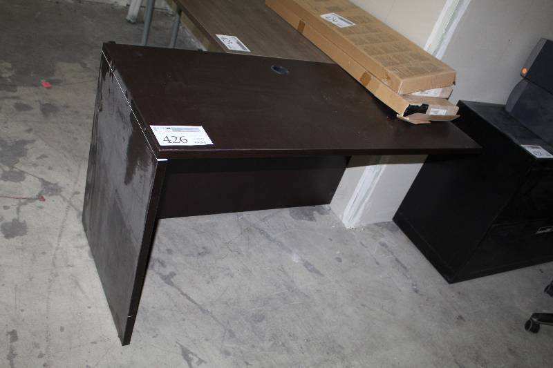 lot 426 image: Desk