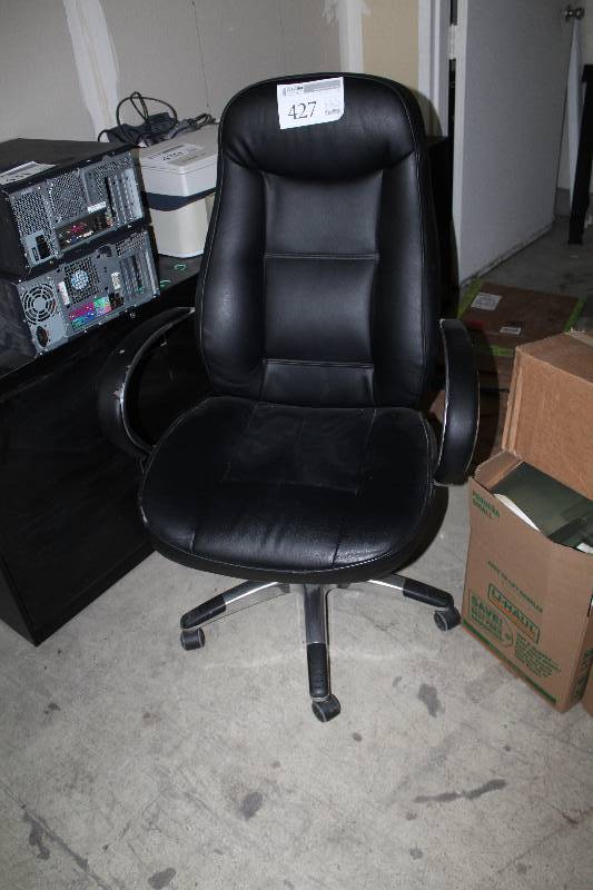 lot 427 image: Black Padded Rolling Office Arm Chair