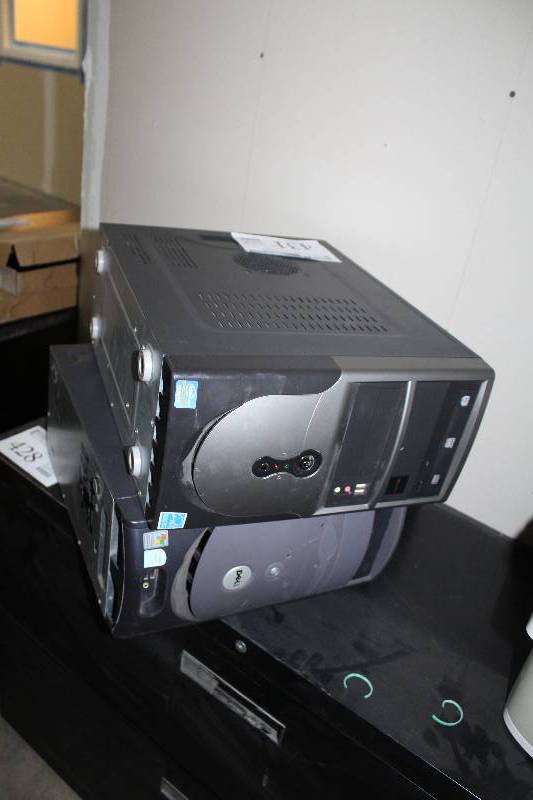 lot 431 image: Lot of (2) Dell Dimension Desktop Computers For PartsScrap