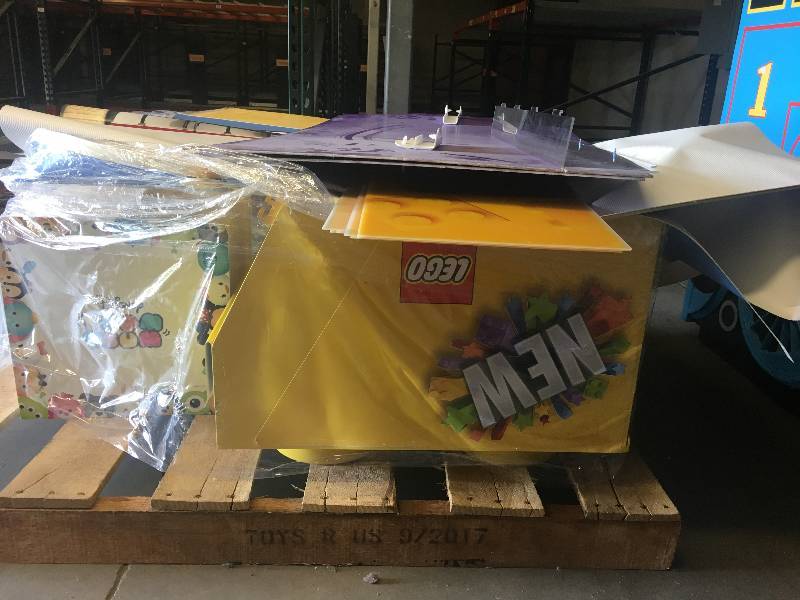 lot 18 image: LARGE PALLET OF RETAIL DISPLAY BANNERS - LEGO DISPLAY - THOMAS THE TRAIN BANNERS MORE COLLECTIBLES