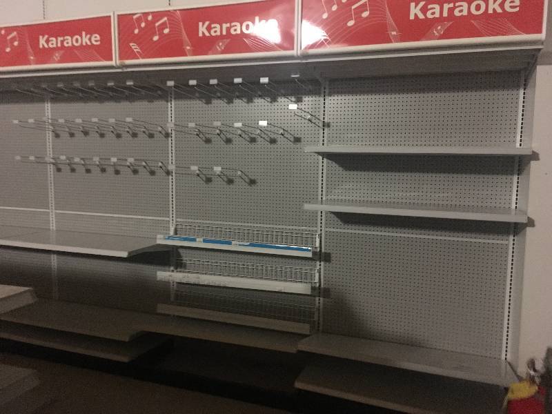 lot 28 image: LONG RUN OF MADIX BRAND LOZIER  GONDOLA RETAIL SHELVING  APPROX 120 RUN 36 DEEP - 7 TO 9 TALL ALL MEASUREMENTS ARE APPROXIMATE