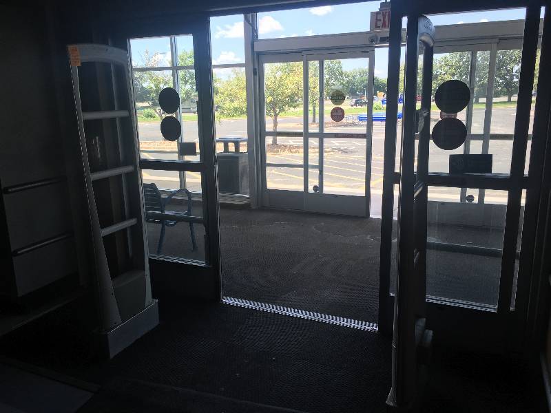 lot 71 image: FRONT DOOR CHECK POINT SECURITY SYSTEM RETAIL CHECK POINT NICE SET UP YOU GET ALL 4 ANTI THEFT BARRIER