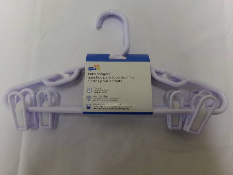 lot 519 image: KIDS HANGERS