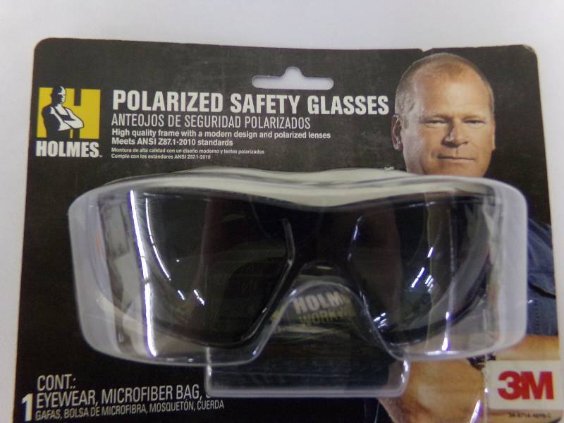 lot 522 image: SAFETY GLASSES