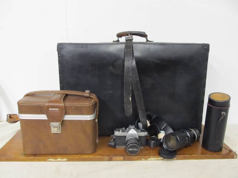 lot 20 image: Vintage Asahi Pentax Honeywell Film Camera & Lentar Lens