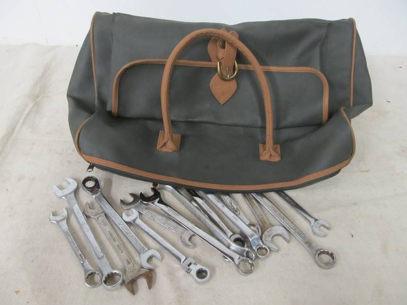 lot 33 image: Large Lot of Assorted Wrenches