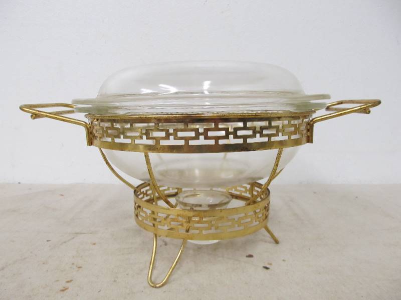 lot 37 image: Mid Century Brass Greek Key Dish Stand 