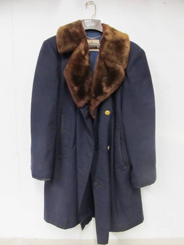 lot 62 image: Original Vintage MINNEAPOLIS POLICE Winter Stormcoat 