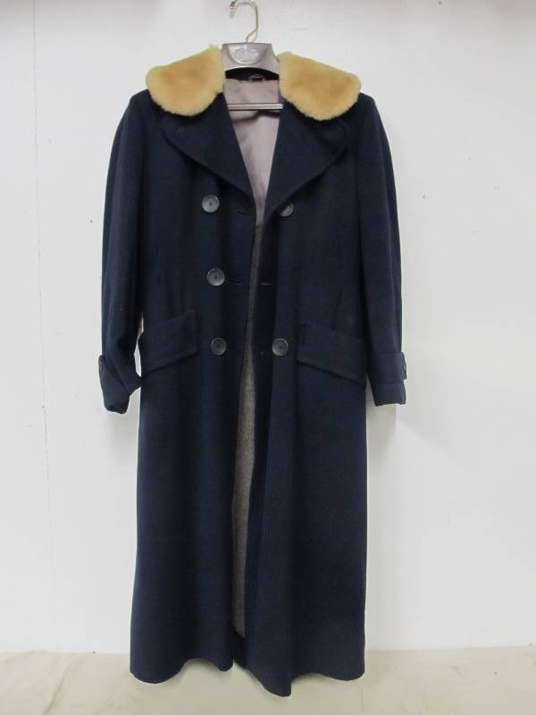 lot 64 image: Vintage GREAT WESTERN Thick Heavy Winter Trench Coat 