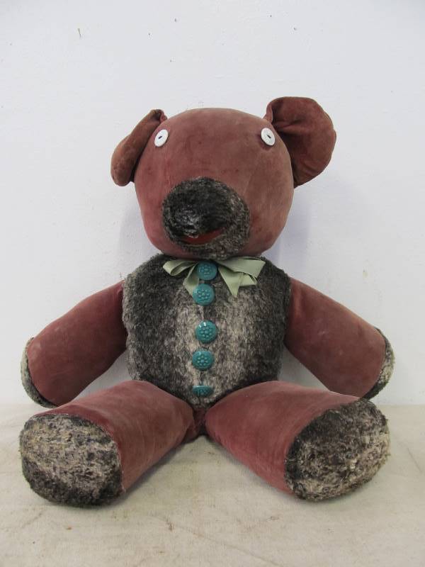 lot 90 image: Vintage 1930s-40s Stuffed Teddy Bear
