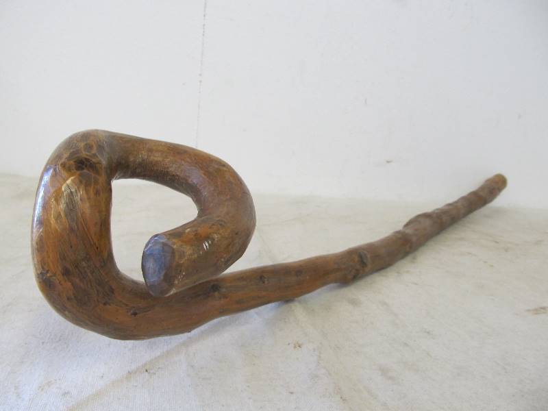 lot 98 image: AntiqueVintage Bentwood Walking Stick