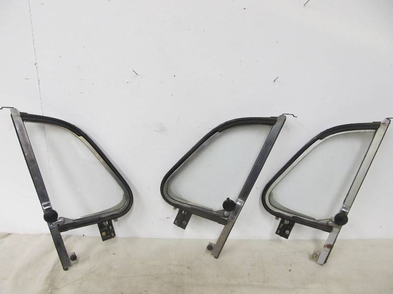 lot 107 image: 3 Vintage VOLKSWAGEN Windows