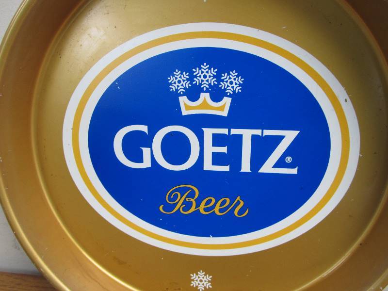 lot 53 image: Vintage GOETZ Beer Metal Serving Tray