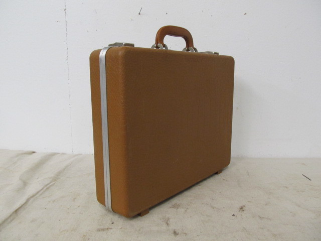 lot 168 image: DOSKOCIL Padded Pistol Hard Carrying Case