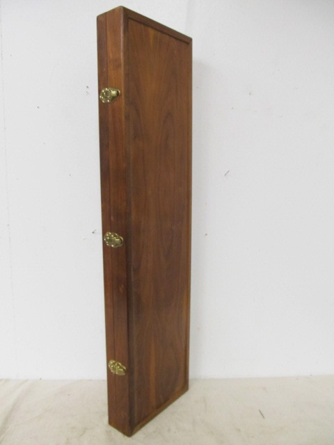 lot 171 image: Quality Padded Wooden Rifle Case