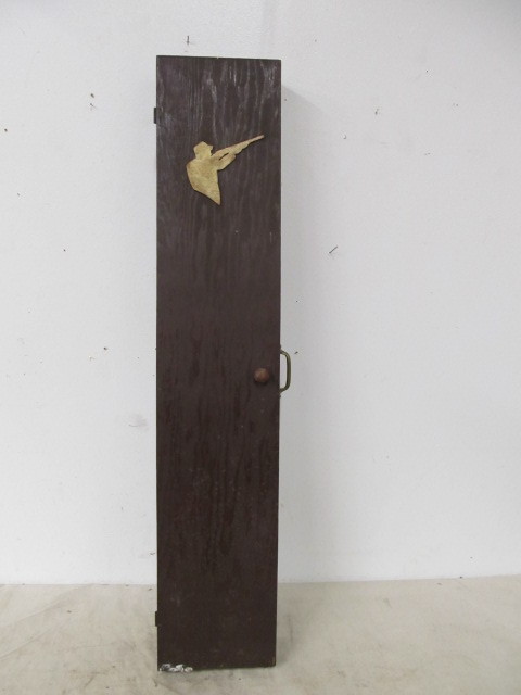 lot 172 image: Vintage Wooden Rifle Case